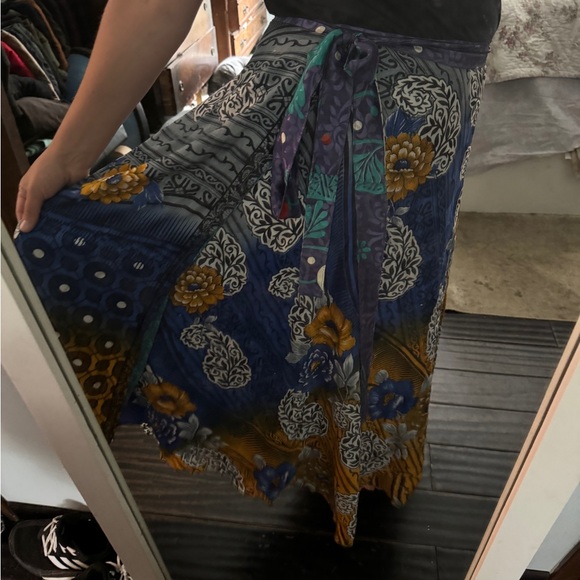 Silk sari wrap skirt - Picture 9 of 16